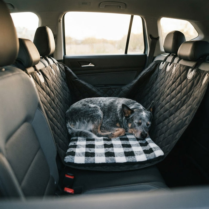Perro Beagle durmiendo tranquilo dentro del protector hamaca